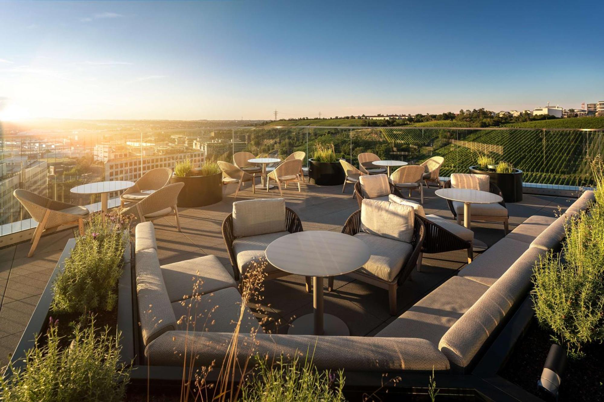 Radisson Blu Hotel At Porsche Design Tower Штутгарт Екстер'єр фото