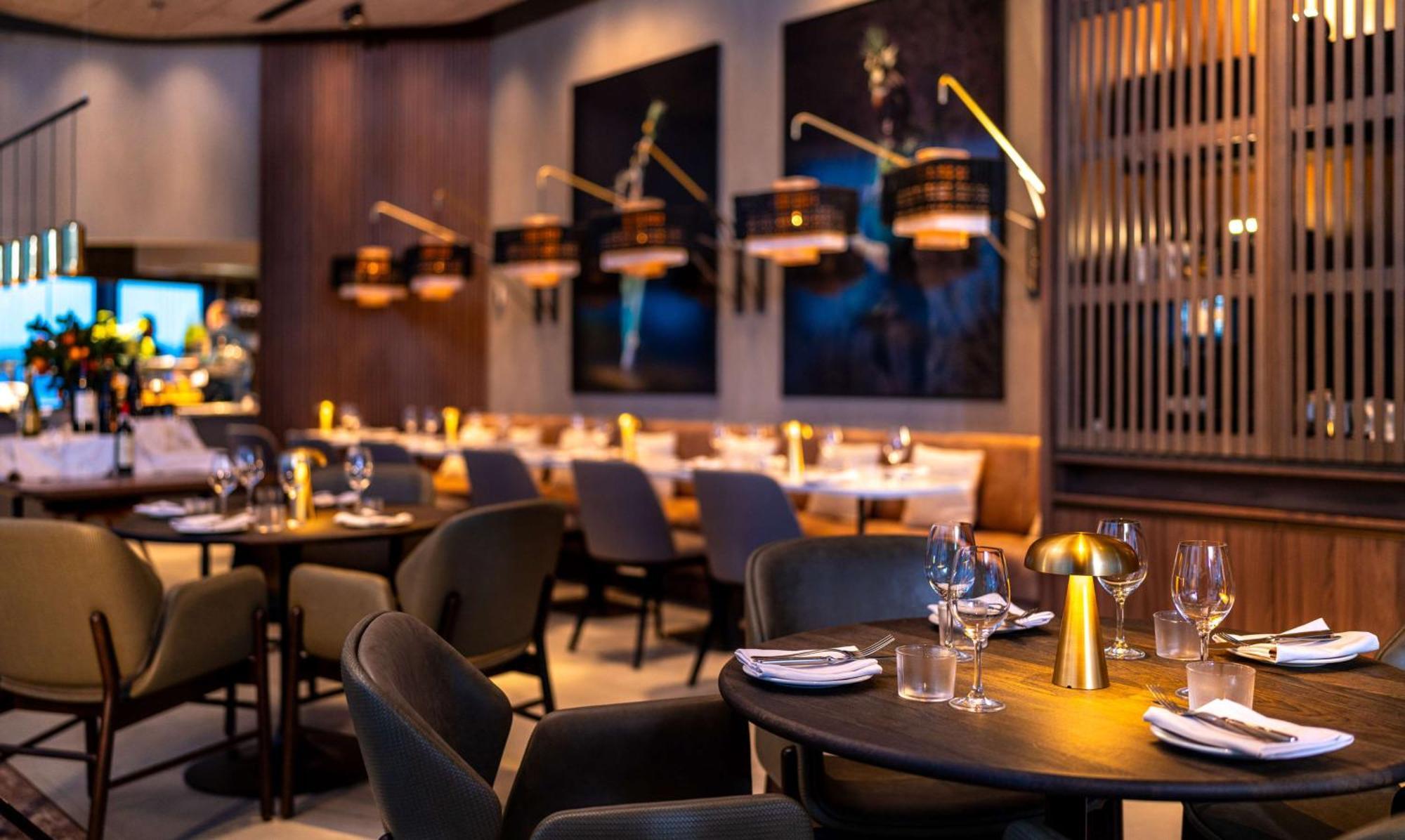 Radisson Blu Hotel At Porsche Design Tower Штутгарт Екстер'єр фото