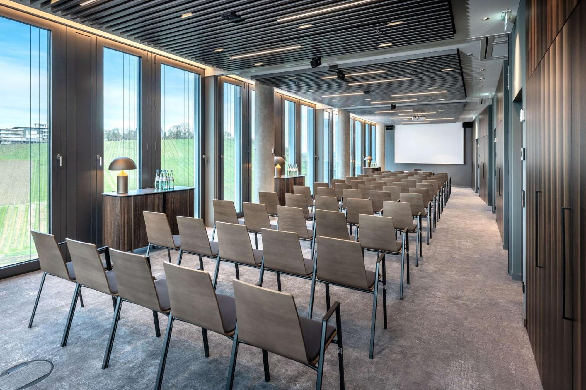 Radisson Blu Hotel At Porsche Design Tower Штутгарт Екстер'єр фото