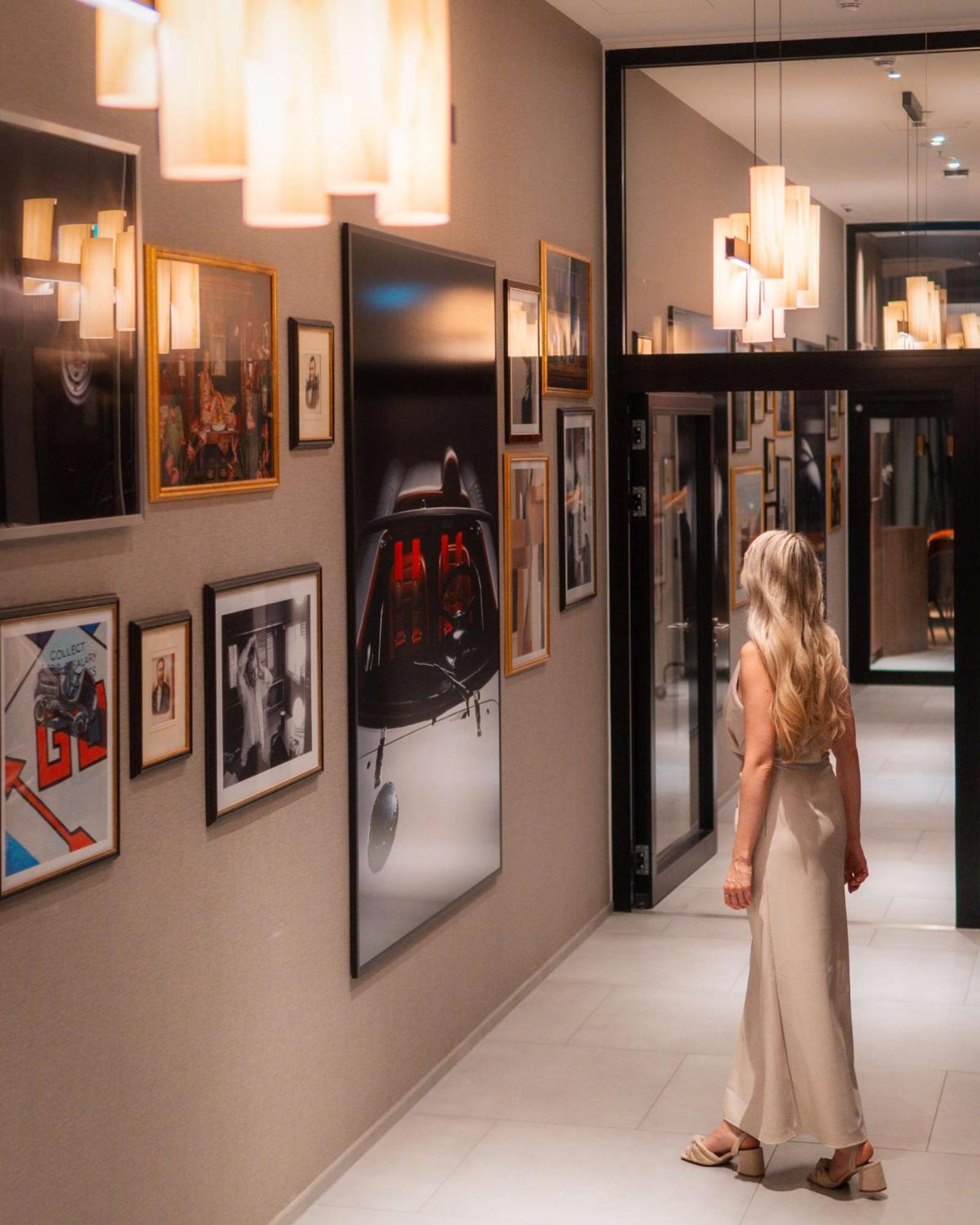 Radisson Blu Hotel At Porsche Design Tower Штутгарт Екстер'єр фото