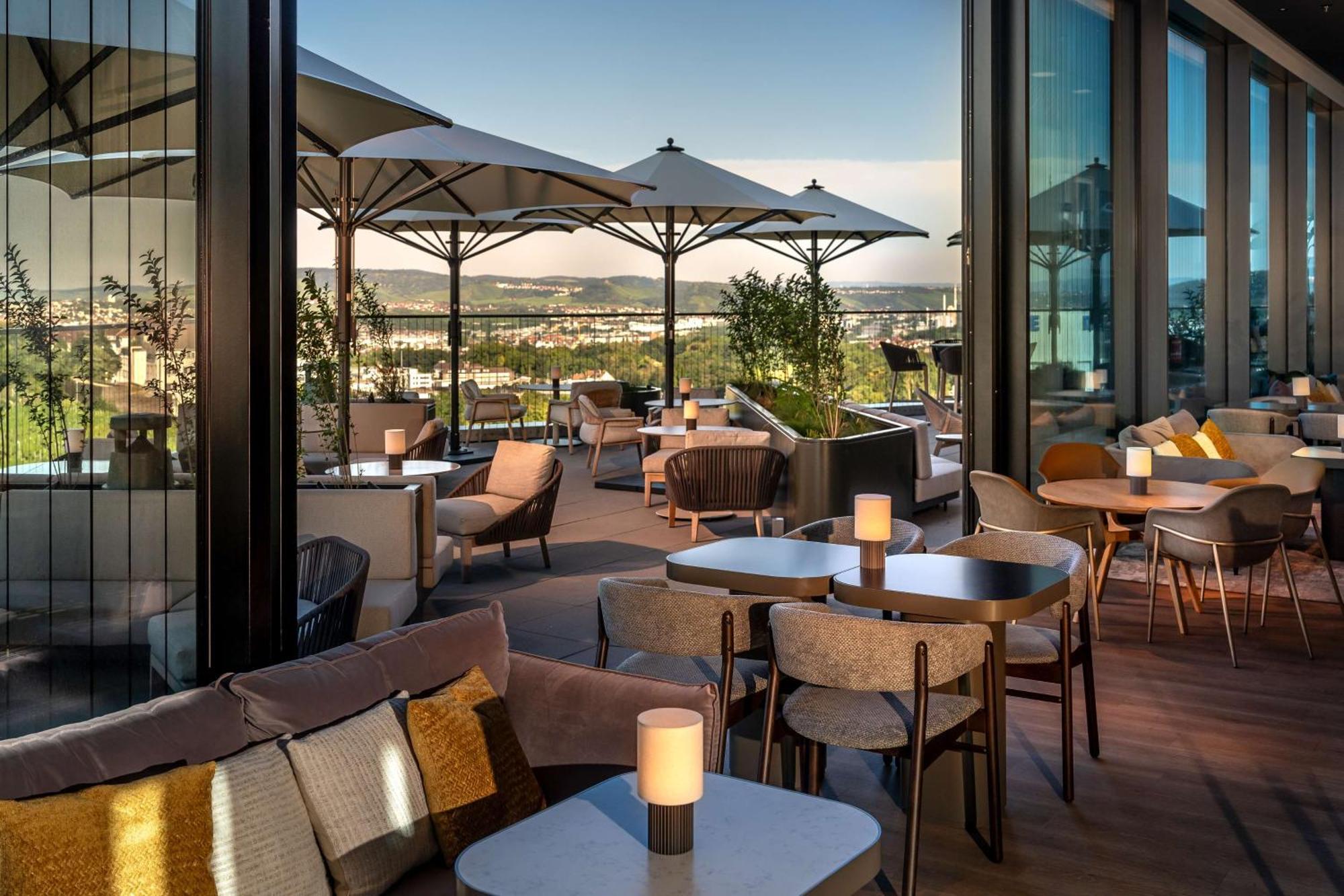Radisson Blu Hotel At Porsche Design Tower Штутгарт Екстер'єр фото