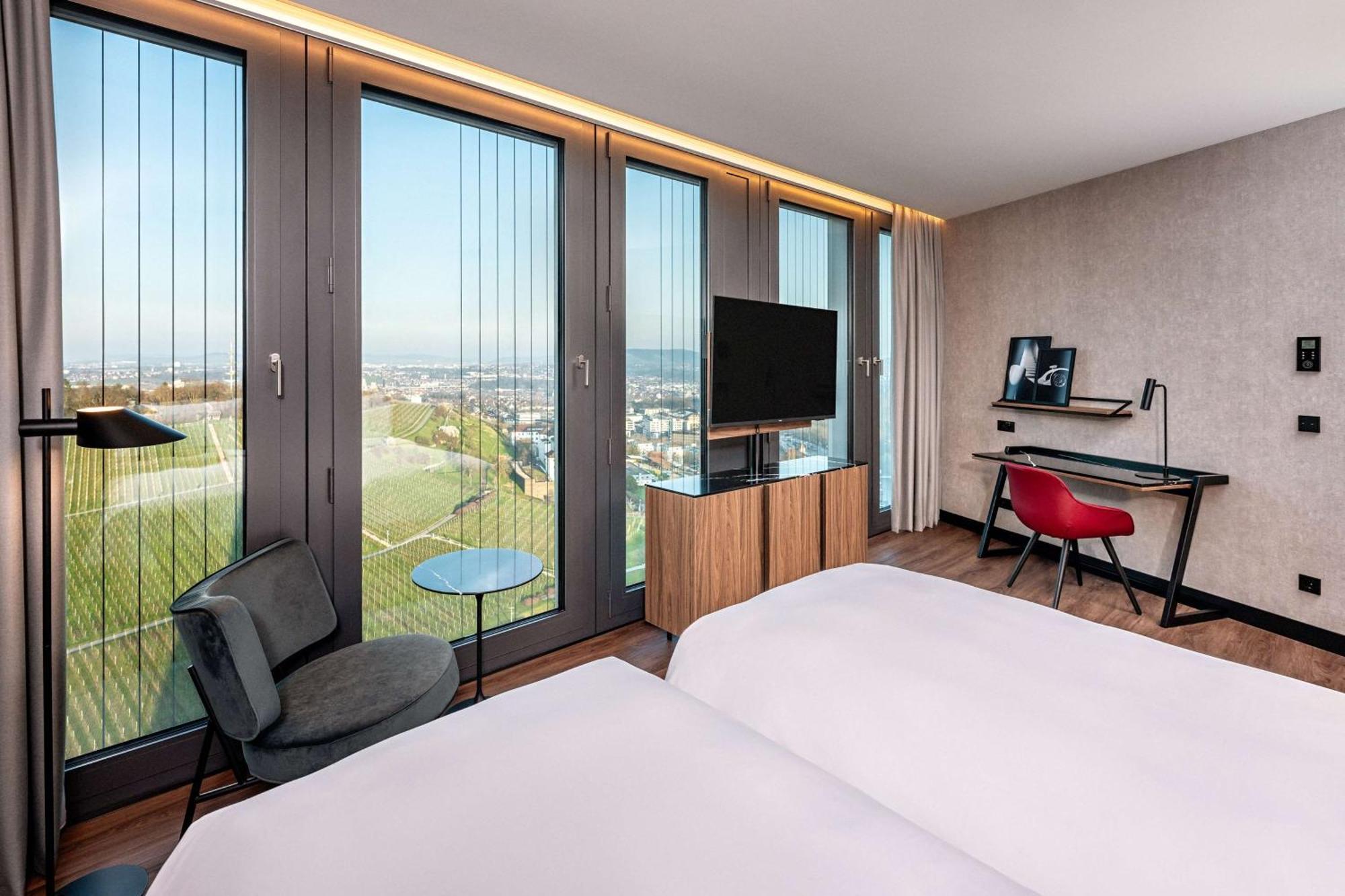 Radisson Blu Hotel At Porsche Design Tower Штутгарт Екстер'єр фото