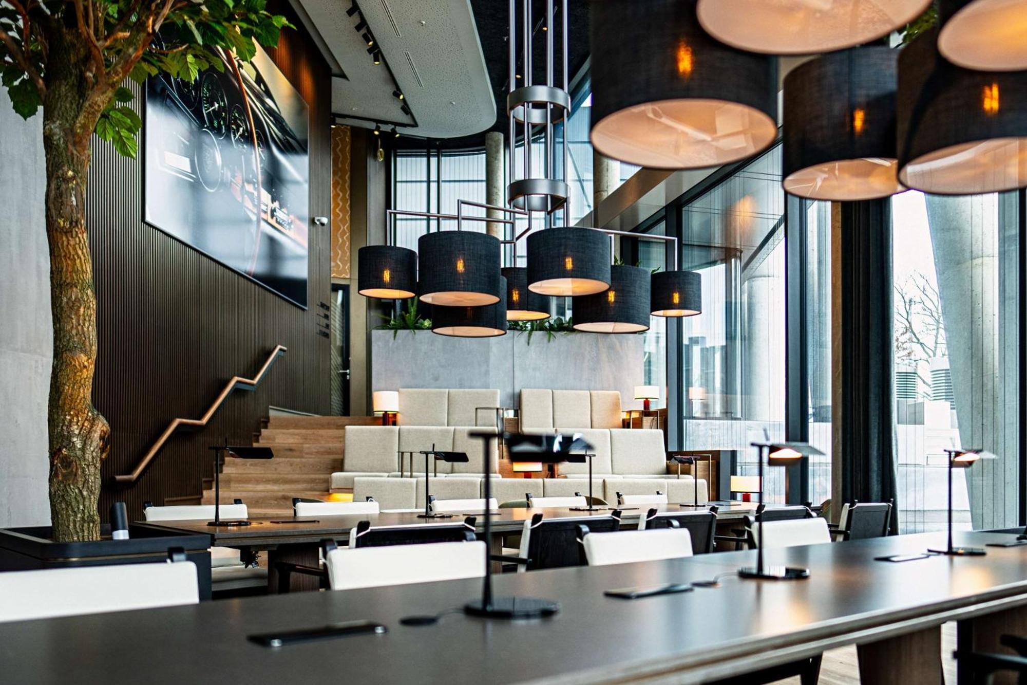 Radisson Blu Hotel At Porsche Design Tower Штутгарт Екстер'єр фото